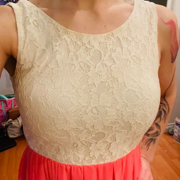 Lace and tool bright short dress - Picture 4 of 4
